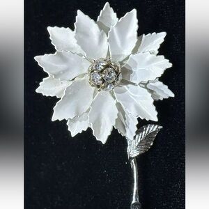 Coro Flower Enamel Floral Rhinestone
Vintage Brooch